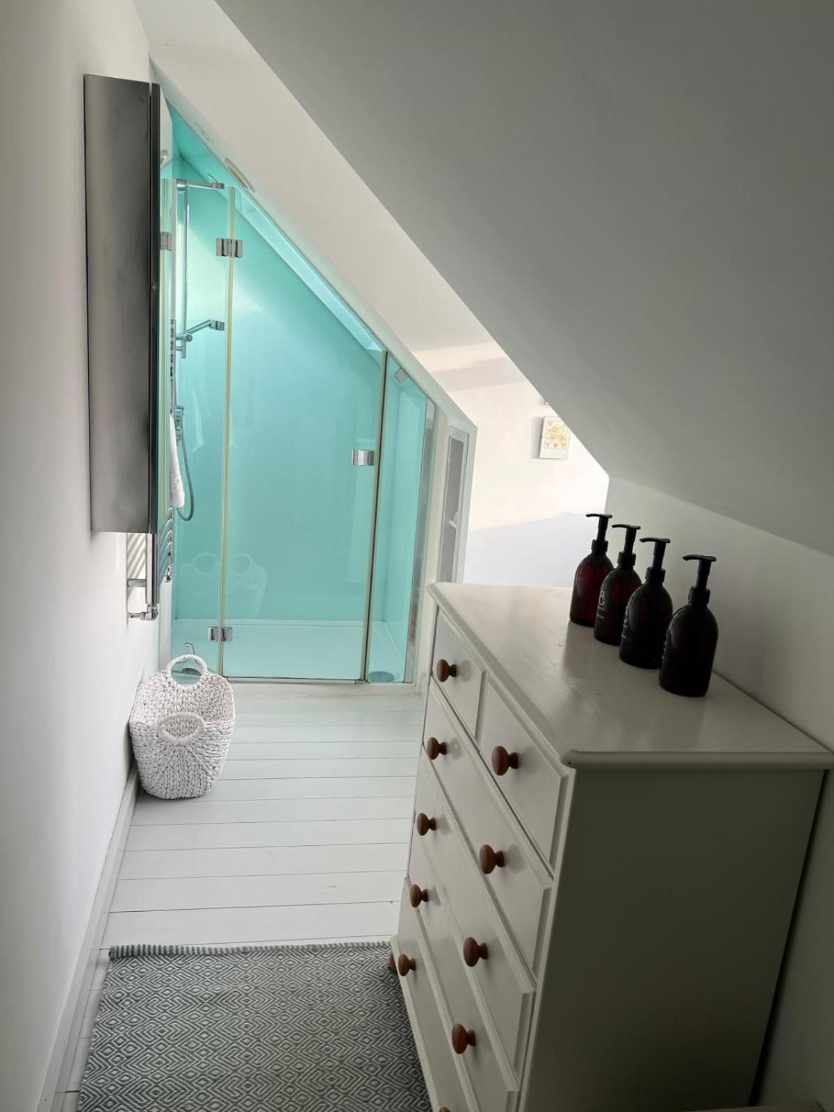 Villa Billie'S Seaside Retreat Lyme Regis Esterno foto